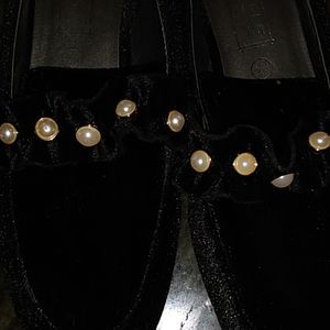 Black dress shoes